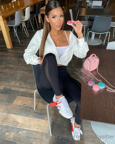 Обнаженная фотография утечки OnlyFans от Ashleigh Skies