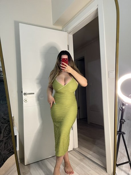 Nahá fotka uniklých OnlyFans od Merve Damla