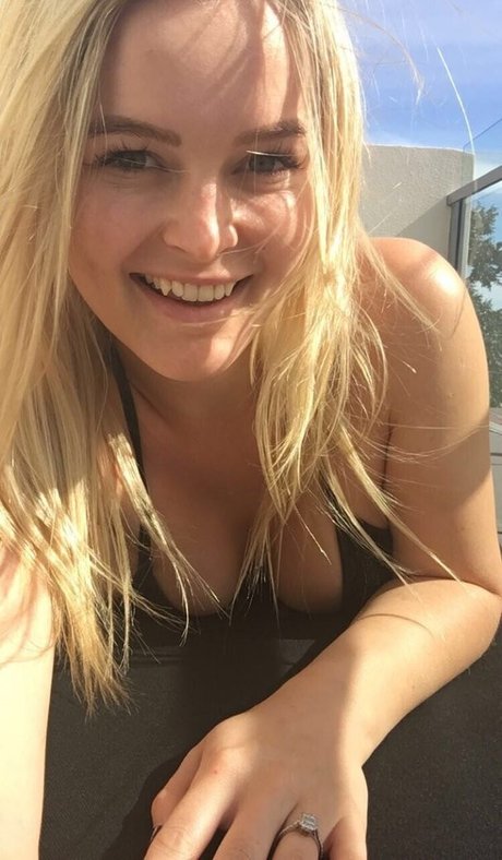 Elle Knox