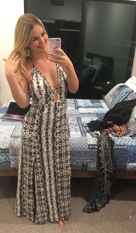 Elle Knox
