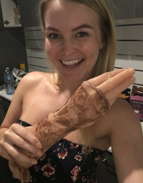Elle Knox