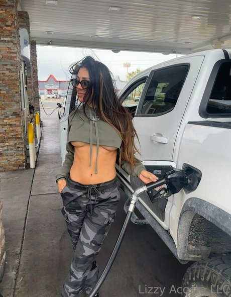 Lizzy Acosta