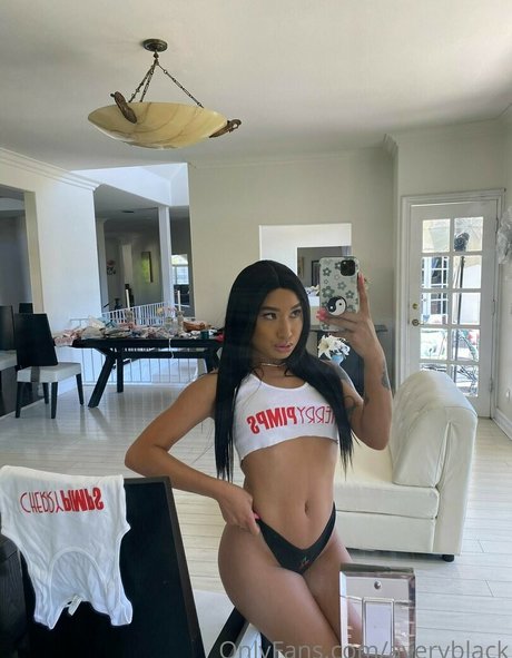 Avery Black
