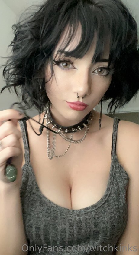Nahá fotka uniklých OnlyFans od Witchkinks