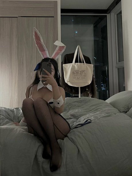 Nahá fotka uniklých OnlyFans od Yeonaxo