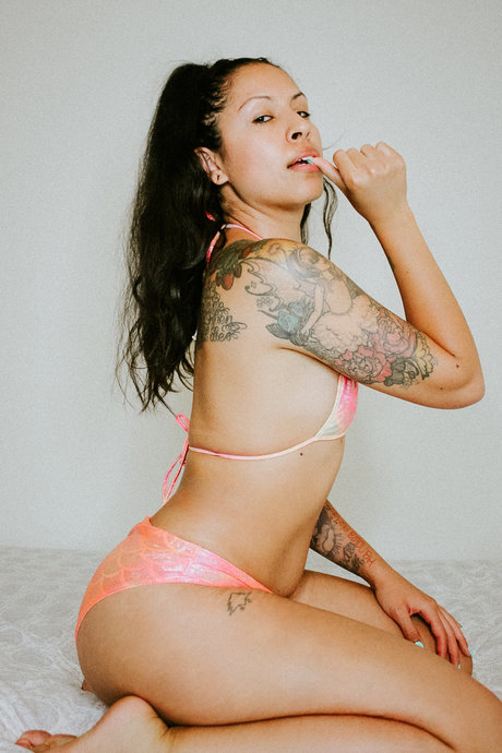 Foto nua vazada do OnlyFans de Reverie Love