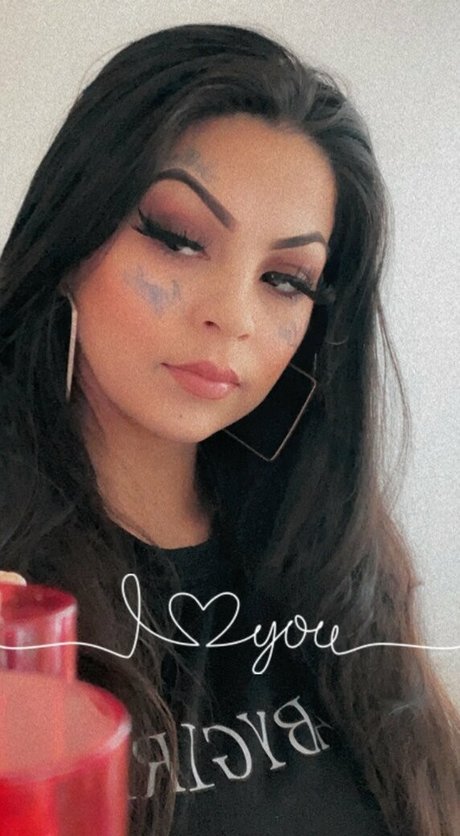 Naken lekkede OnlyFans-bilde av Venuschula