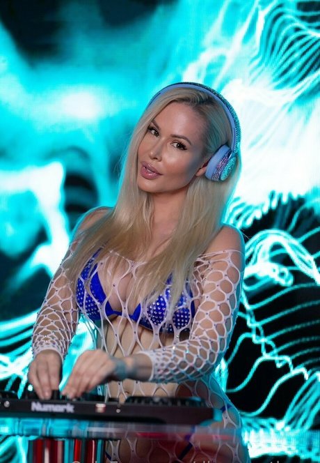Naken lekkede OnlyFans-bilde av Samantha Xo Swinger Dj