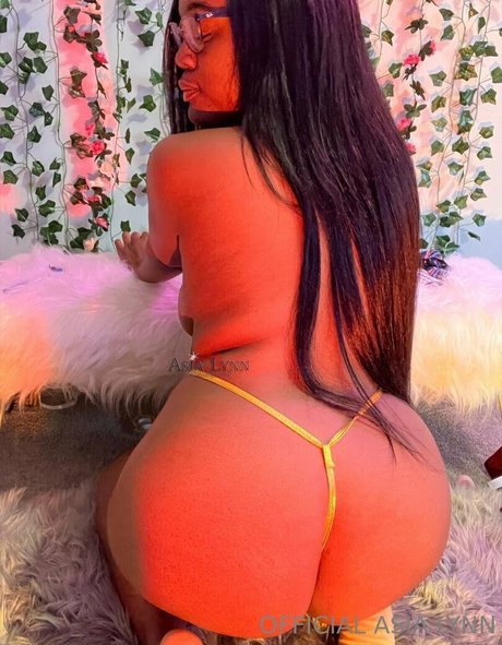 Alasti lekkinud OnlyFans-i pilt Asialynnbby