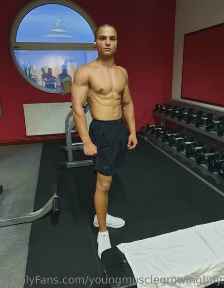 Youngmusclegrowingboy