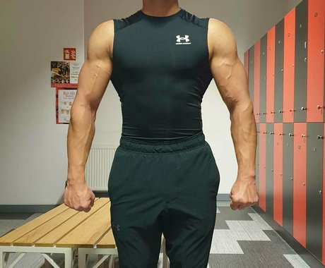 Youngmusclegrowingboy