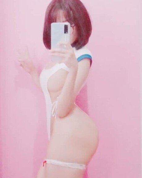Обнаженная фотография утечки OnlyFans от Eimiruwu
