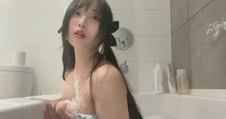 Alasti lekkinud OnlyFans-i pilt Awnnivip
