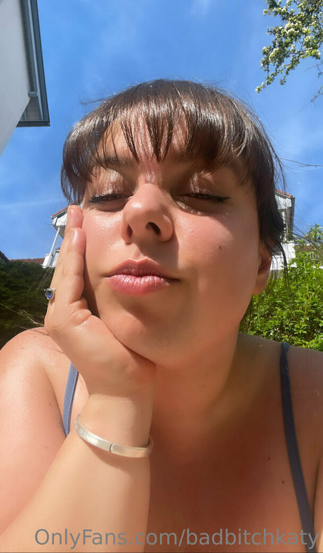 Nahá fotka uniklých OnlyFans od Badbitchkaty
