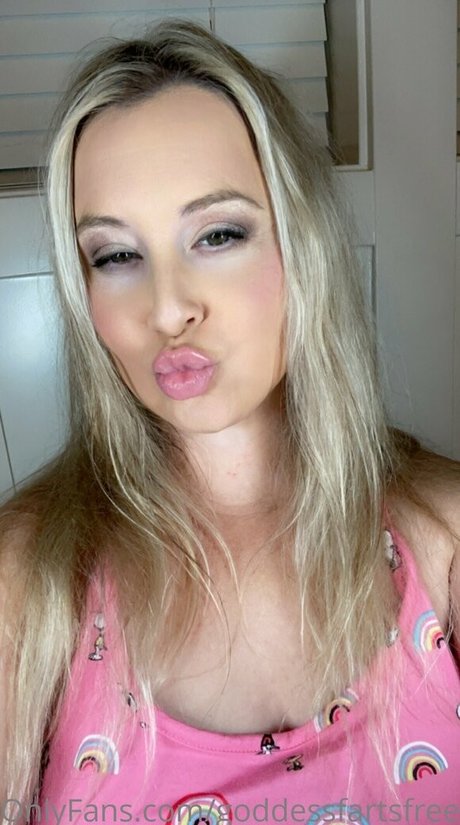 Naken lekkede OnlyFans-bilde av Goddessfartsfree