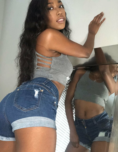 Nagie wyciekłe zdjęcie OnlyFans od Aprilraeee