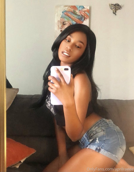 Aprilraeee