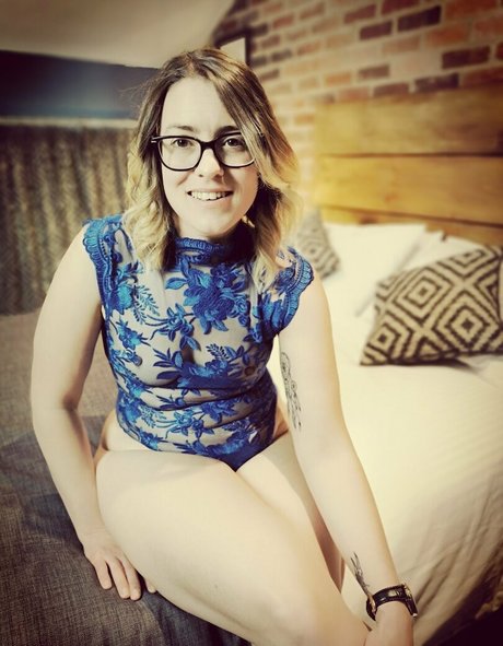 Naken läckt OnlyFans-bild av Innocenthotwifexxx
