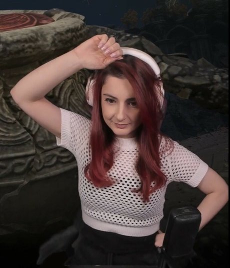 Anniefuchsia