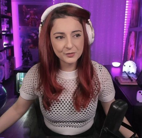 Anniefuchsia