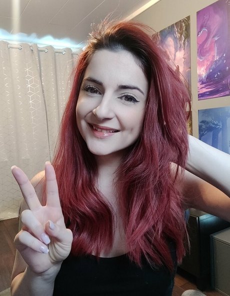 AnnieFuchsia