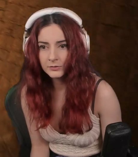 Anniefuchsia