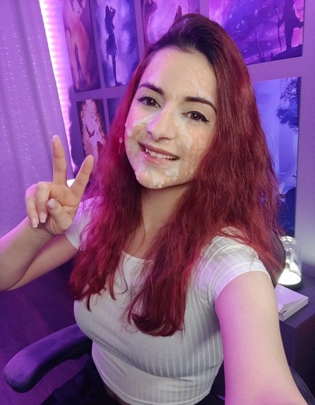 Anniefuchsia