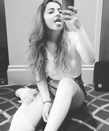 Anniefuchsia