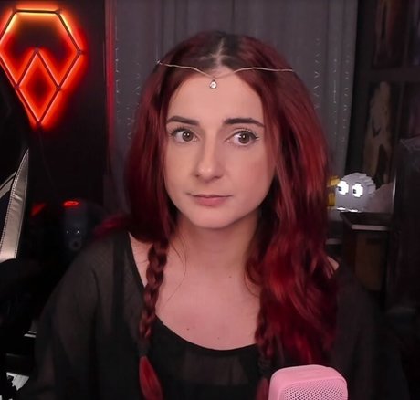 Anniefuchsia