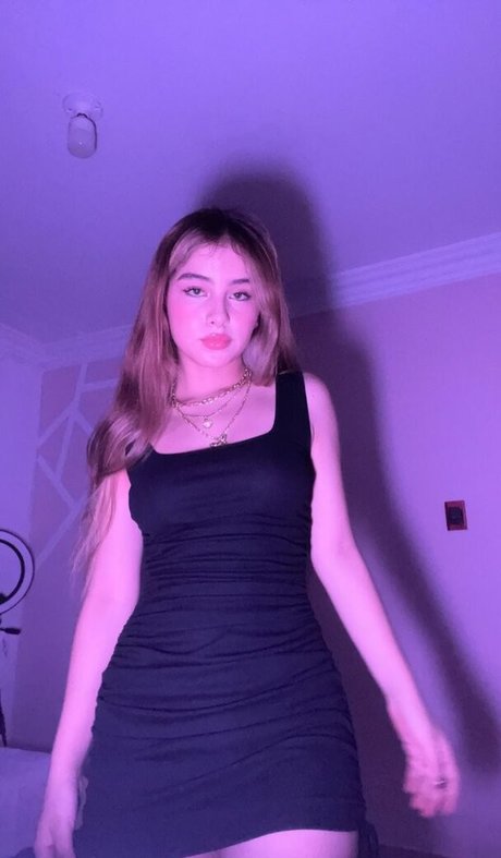 Foto di nudo di fuga di OnlyFans di Eva Partis