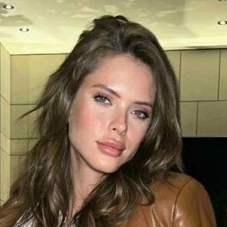 Naakte gelekte OnlyFans-foto van Polinapearl