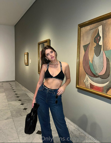 Naken läckt OnlyFans-bild av Polinapearl
