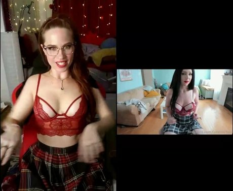 Naken läckt OnlyFans-bild av Claracosmiafree