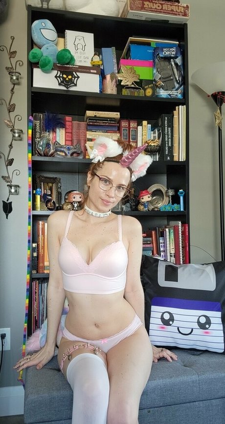 Claracosmiafree OnlyFans泄露裸照