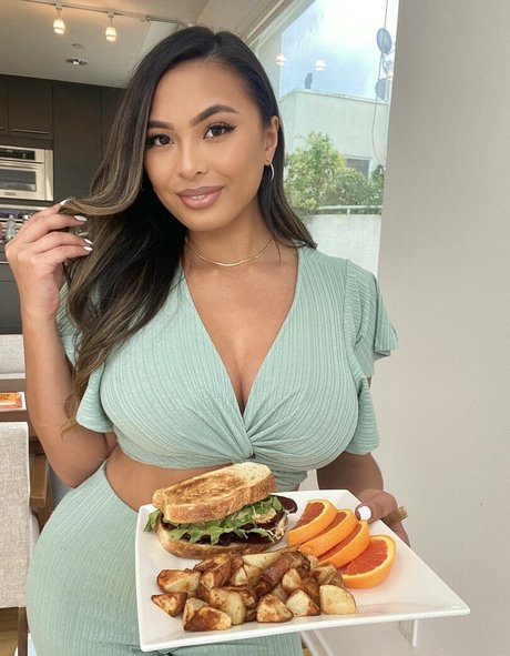Lindavo  nude leaked OnlyFans photo