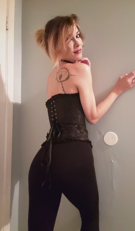 Foto desnuda filtrada de OnlyFans de Thegirlewiththecursemark