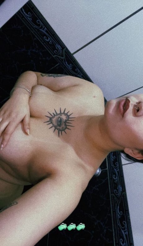 Foto di nudo di fuga di OnlyFans di Privisis2u