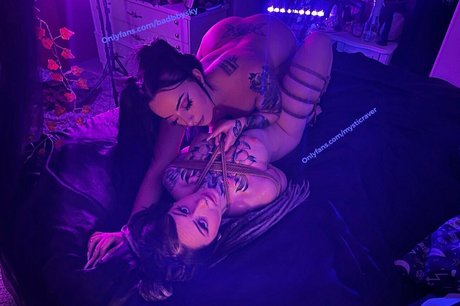 Alaston vuotanut OnlyFans-kuva Akatsukishibari