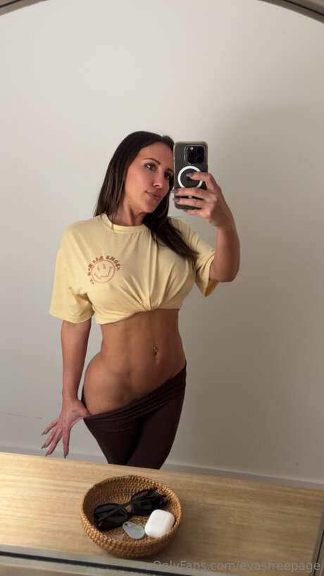 Foto nua vazada do OnlyFans de Evasfreepage