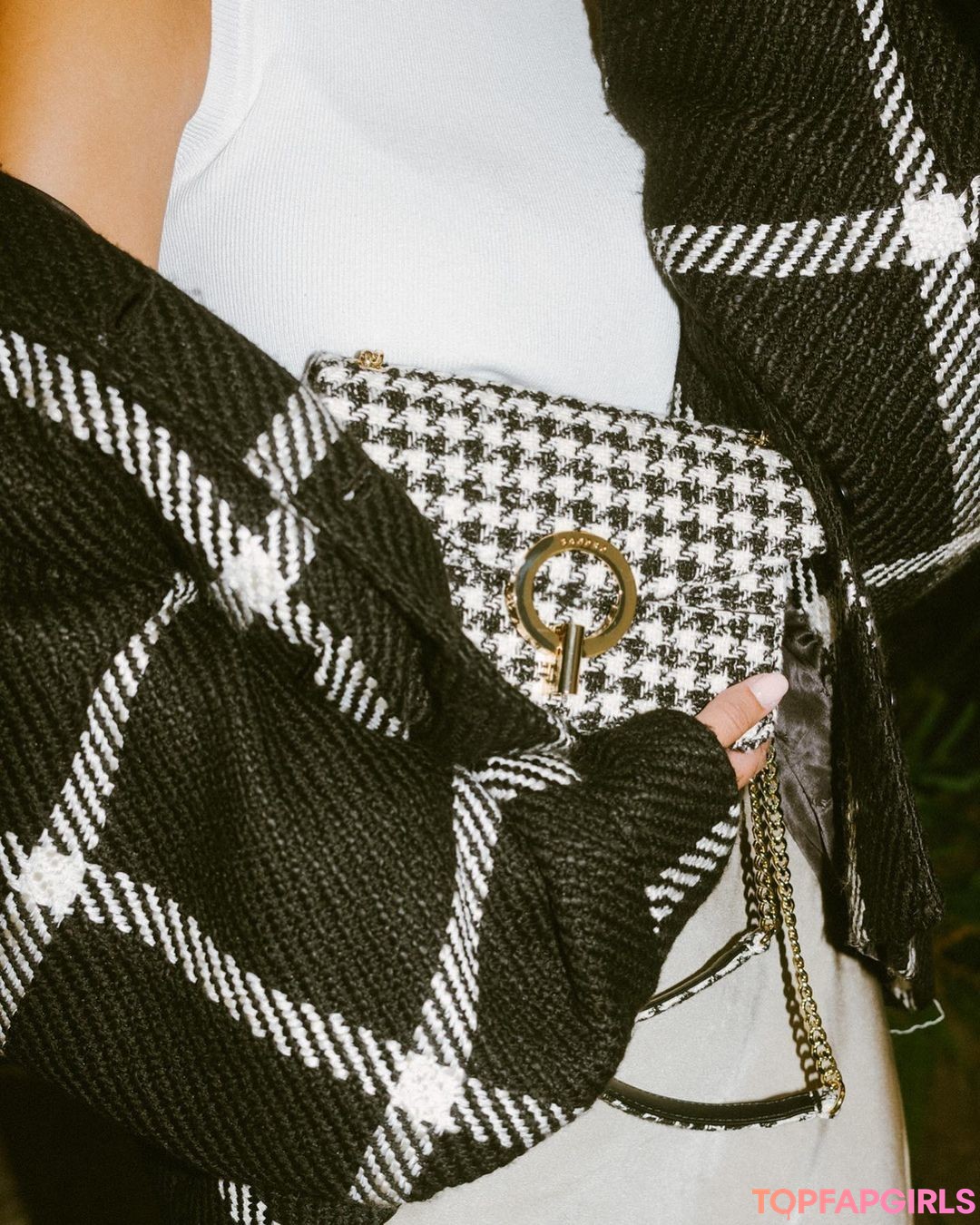 Nicola Cavanis nude leaked OnlyFans photo #1169