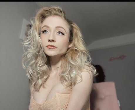 Photo nue de fuite OnlyFans de Janet Devlin