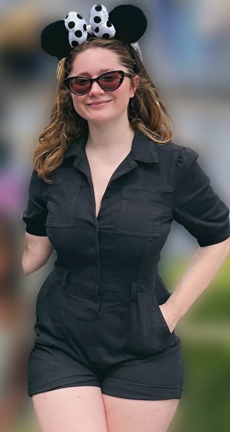 Emma Kenney