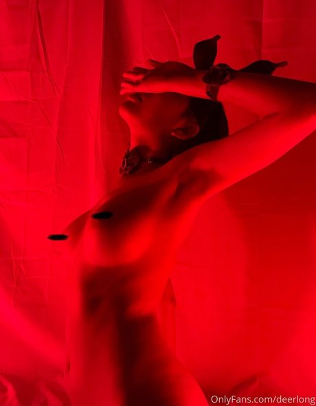 Naken lekkede OnlyFans-bilde av Deerlong