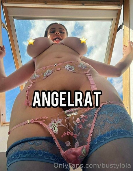 Nahá fotka uniklých OnlyFans od Bustylola
