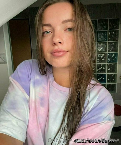 Nacktes geleaktes OnlyFans-Foto von Lewdlilyfree