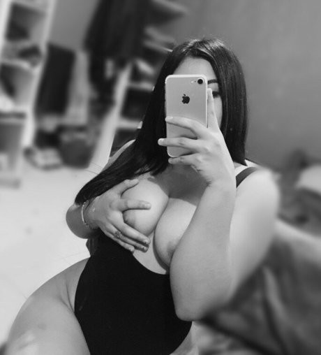 Nacktes geleaktes OnlyFans-Foto von Kheilysweet