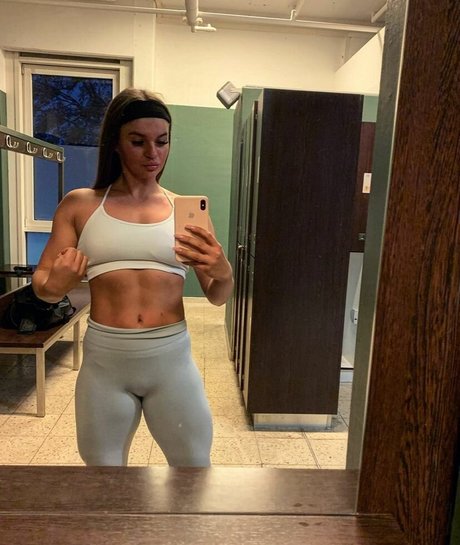 Foto desnuda filtrada de OnlyFans de Sarah Slavo