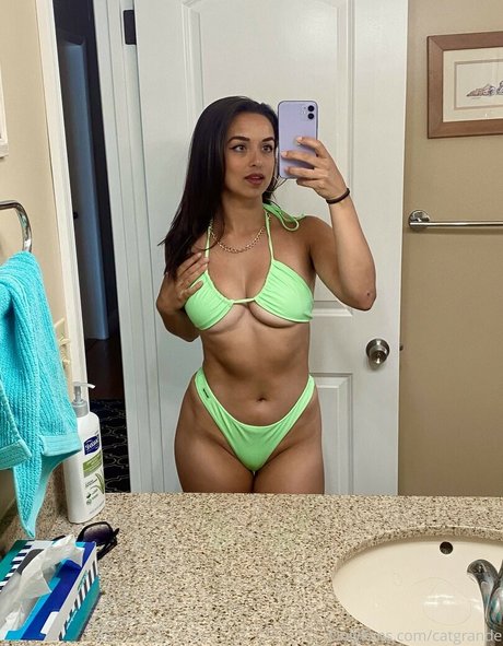 Naken lekkede OnlyFans-bilde av Catgrande