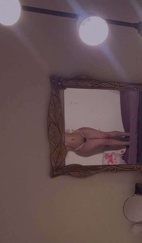 Foto nua vazada do OnlyFans de Halola