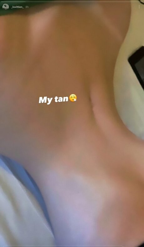 Naken lekkede OnlyFans-bilde av Halola
